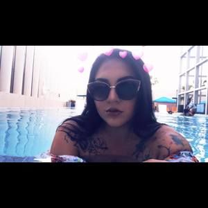 Meet your Posher, Michaela